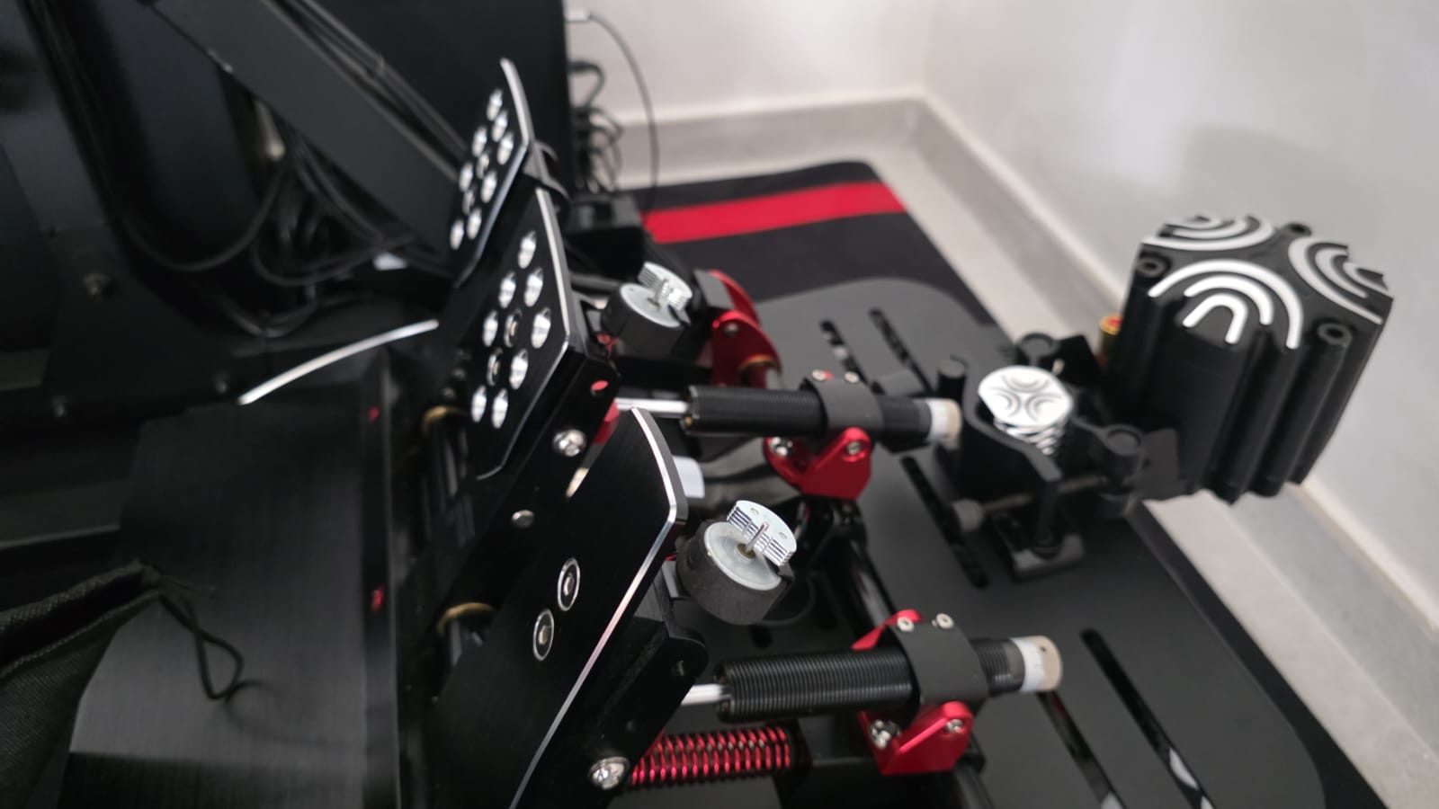 Pedaliera da simracing regolabile